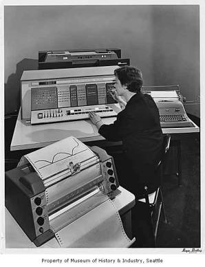 IBM_1620_data_processing_machine_on_display,_Seattle_World's_Fair,_1962